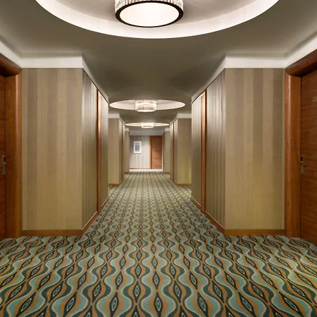 Ramada By Wyndham Hotell 3*