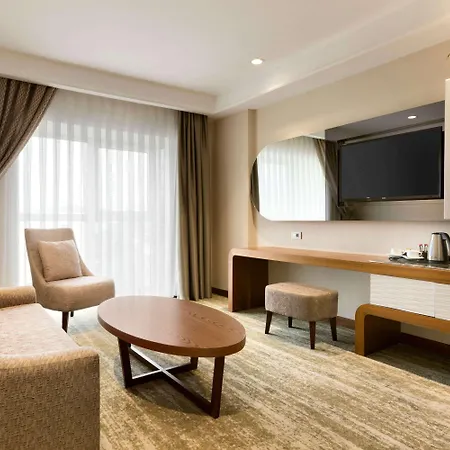 Ramada By Wyndham Hotell 3*