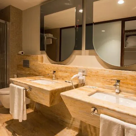 Hotel Ramada By Wyndham 3*