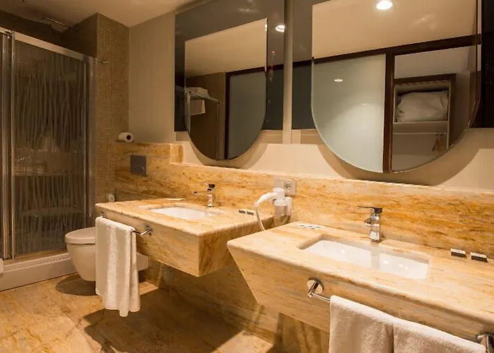 Hotel Ramada By Wyndham 3*