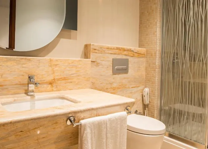 Ramada By Wyndham 3*